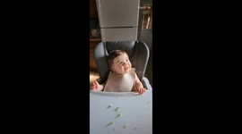 'Carried her 9 months for this' - Baby refuses to say 'Mama' seconds after saying 'Dada'