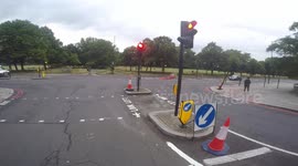 Cyclist hit by electric scooter rider who jumped a red light on the North side of Clapham Common