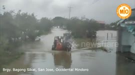 At least 1 dead as Typhoon Doksuri pummels Philippines