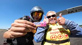 Skydiving with maoam