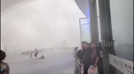 Heroic passengers save mother-daughter duo from severe windstorm at Chinese railway station
