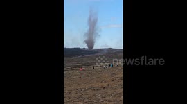 Stunning footage of dust devil swirling past Iceland's Litli Hrútur volcano