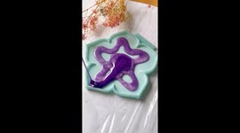 Resin Artist crafts an incredibly beautiful purple flower cake stand using resin