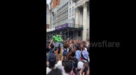 Dozens arrested in NYC including Twitch streamer as giveaway turns riot