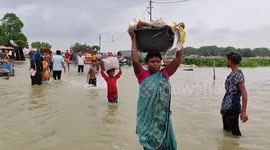 The water level of the Ganges suddenly increased in Prayagraj, India