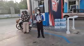 Stray kitten shocks pump attendants when it darts out of truck at fuel station
