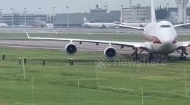 Boeing 747 skids off runway while landing in China