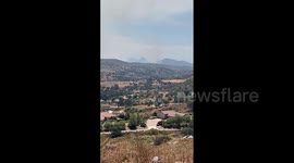 US: Thousands Evacuate As Bunnie Fire Spreads In Ramona, CA 2
