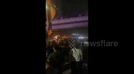 US: Armenian Protesters Block Freeway In Glendale To Bring Attention To Artsakh Conflict