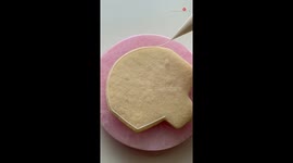 Cookie pro aims for MVP nomination by SKILLFULLY decorating a basketball cookie