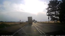 A compilation of dashcam footage including animals and incompetent drivers from round and about the Humber area.