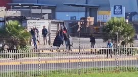 Youths loot truck in Cape Town during taxi strike carnage