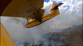 Airplane fighting fire un Spain