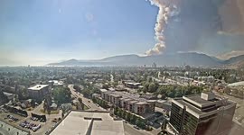 Wildfire Rolls Over Okanagan Mountains into the city of Kelowna / Timelapse August 17th to 18th #BCfire #KelownaFire #Wildfires #Evacuation