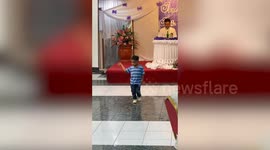 Boy, 5, wows wedding guests with awesome sassy dance