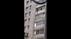 Miraculous rescue: brave bystanders save toddler dangling from 7th floor balcony in Chita