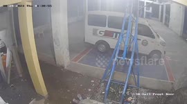 Minivan shakes as magnitude 5.1 earthquake jolts the Philippines