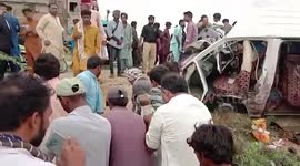 7 killed, 8 injured in van-truck collision in southern Pakistan