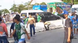 Boat captains brawl on pier in fierce competition for tourists in Thailand