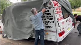 Anti ULEZ protesters chain caravan outside Sadiq Khan's house in Tooting