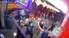 Mass brawl erupts among hungry customers in queue for hot pot restaurant