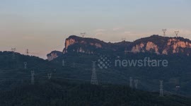 Supermoon rises above China's Yichang