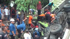 Intense rescue as truck flattens several homes in Indonesia