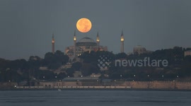 Super Blue Moon in Istanbul Skies