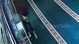 Theft of a Charity Box for a Place of Worship Puts Stolen Money Into Underpants in Padang City Cctv Recorded