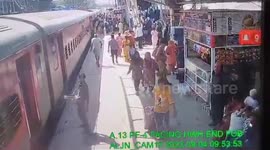 Brave cop rushes to rescue of passenger who slipped while boarding moving train in northern India