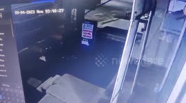 Bank robbery fails, robbers flee spot after police van siren goes off in southern India
