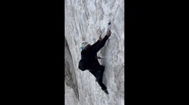 Hiker Gives Away Ice Climber's Secrets