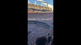 Taylor Swift fans stage huge Mexican wave at concert in Seattle