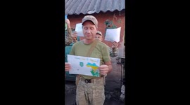Children's art and courage: Ukrainian soldiers showcase children's' solidarity drawings