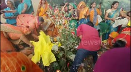 उत्तर प्रदेश मध्यप्रदेश के कई जिलों से आती है भारी संख्या में महिलाऐं-बच्चे बुजुर्ग