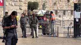 Palestinian teenager wounds 2 in stabbing attack near Jerusalem's Old City