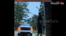 Man gets hilarious reactions out of his family after pulling scare prank on them
