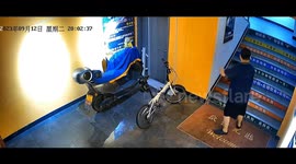 Chinese man deliberately pours engine oil on gym stairs injuring pedestrians