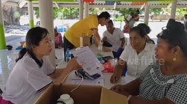 Chinese doctors deliver free medical services to remote Kiribati islands