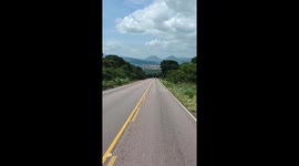 Aventura Veloz Descendo a colina de Jequié Bahia sobre o caminhão muito top essa vista