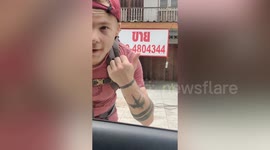Kind local helps struggling backpacker with a free ride
