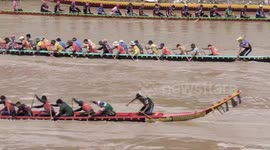 Lightning-fast boat races held in Thailand