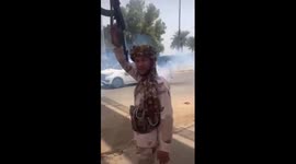Violent clashes rage between Sudanese army, paramilitary forces in Khartoum