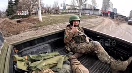 Ukrainian soldiers ambush Russian-occupied building