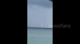 US: Waterspout Spotted Off Lake Michigan