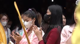 Devotees mark birth of Hindu idol Ganesha at shrine in Bangkok, Thailand