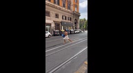Man Runs Away From Woman Without His Clothes