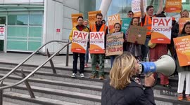 Junior doctors and consultants stage first ever joint strike in England