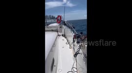 Chinese Good Samaritans Rescue Fishing Boat on Fire in Guangdong, China