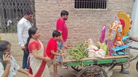 The Hindu devotees considered the most propitious day for conducting Ganesh Visarjan next day